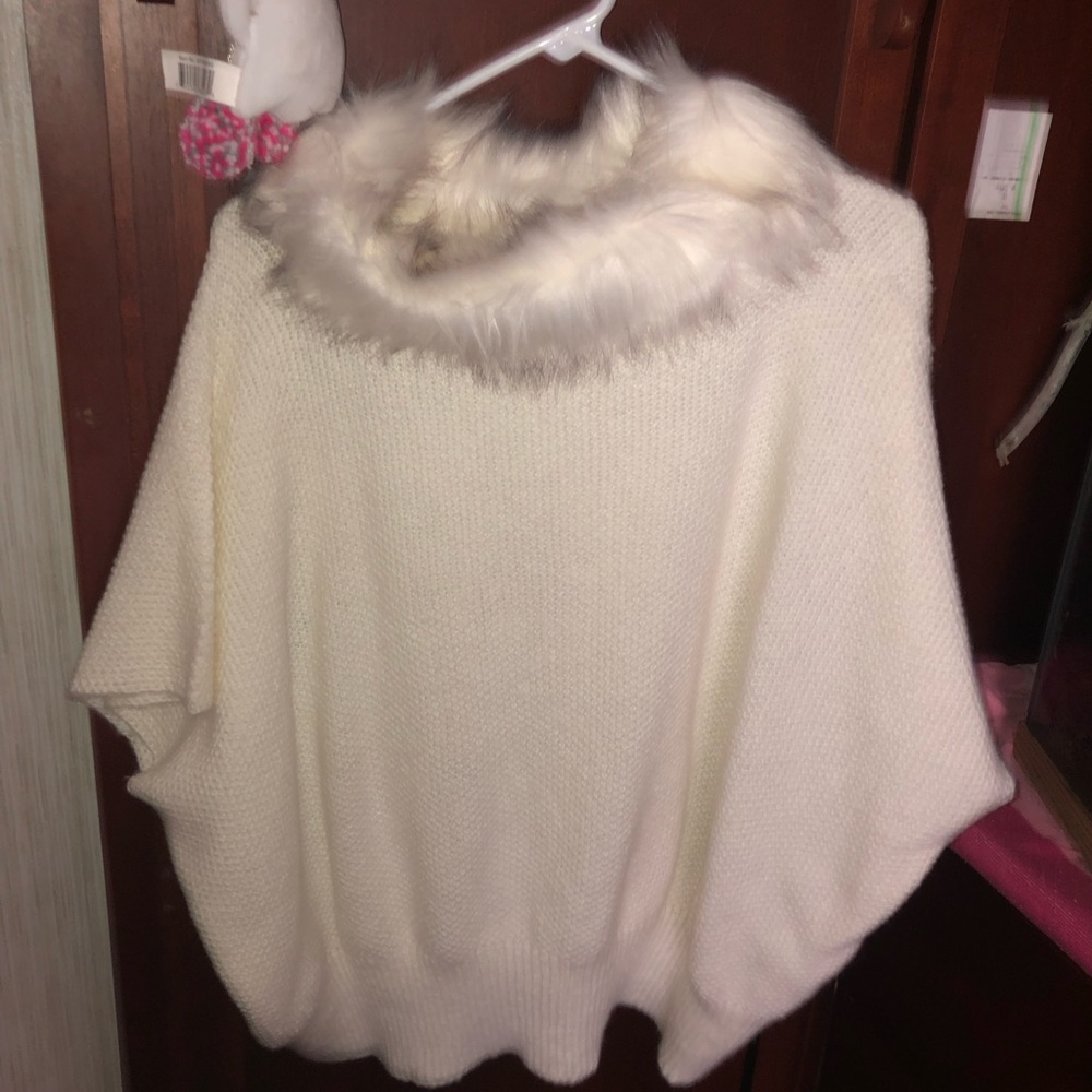 One size Poncho White Knitted Sweater